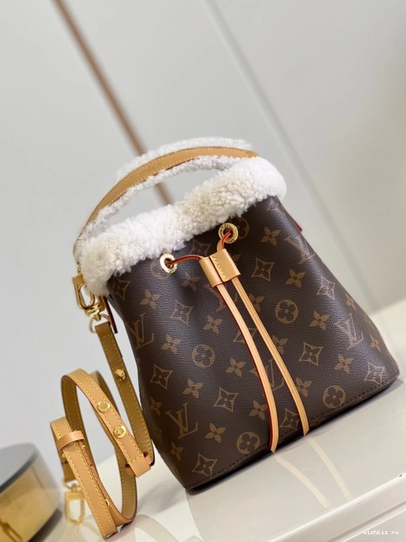 WIS LOUIS NÉONOÉ VUITTON BB 1111